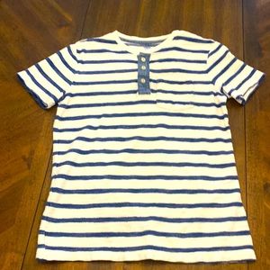 Old Navy boys Ss shirt size XL